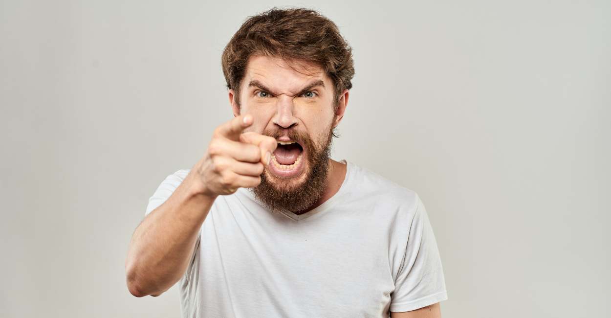 Sueño de ira: 30 tipos y sus interpretaciones