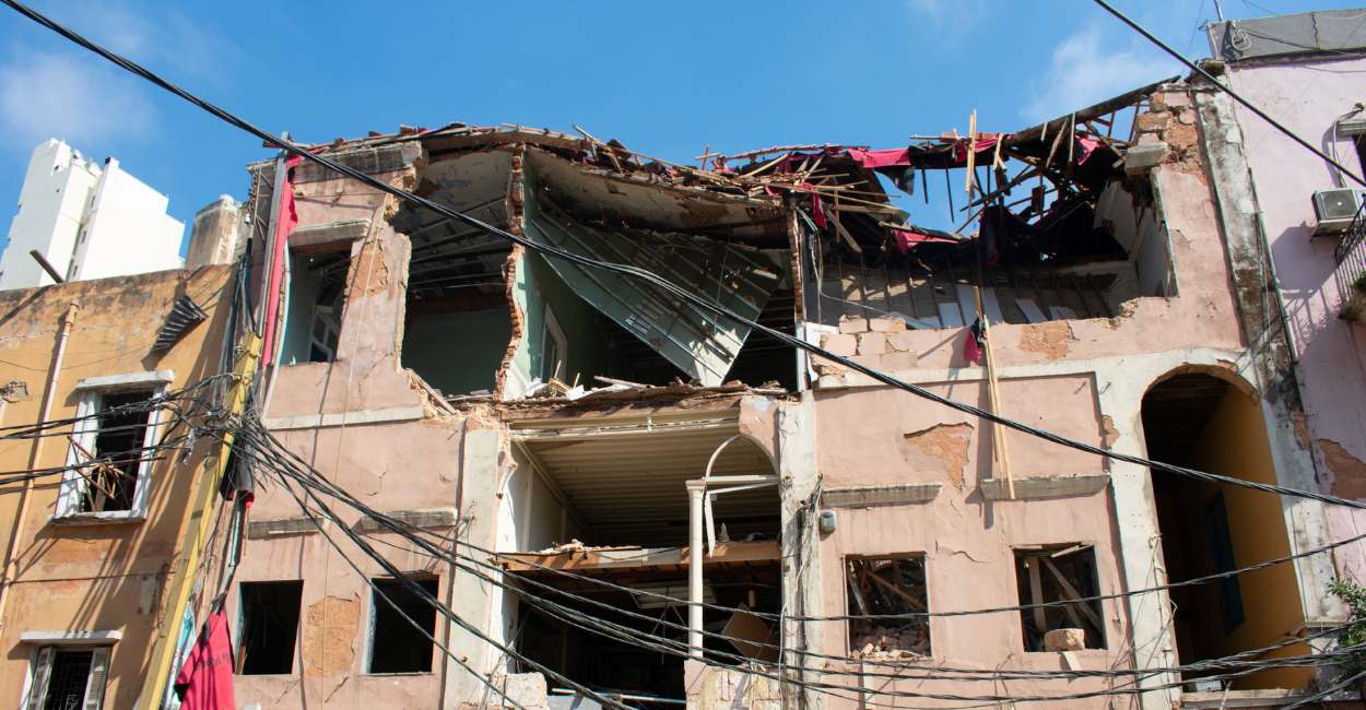 Soñar con el derrumbe de un edificio – 20 escenarios posibles