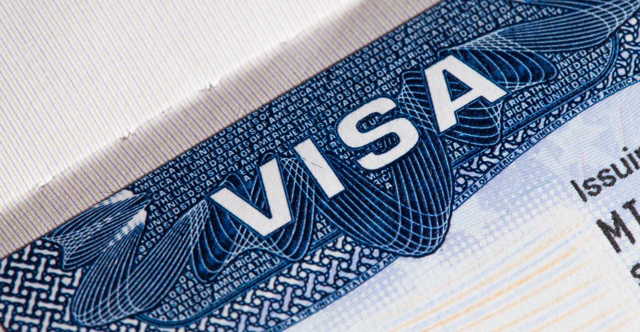 Soñar con Recibir Visa – 15 Tipos y sus Interpretaciones