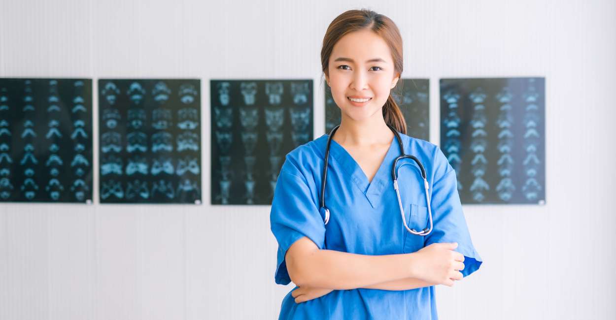 Soñar con Usar Uniforme de Enfermera – 10 Tipos y sus Interpretaciones