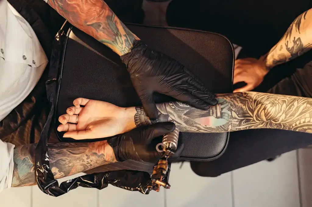 El Significado e Interpretación de los Sueños con Tatuajes