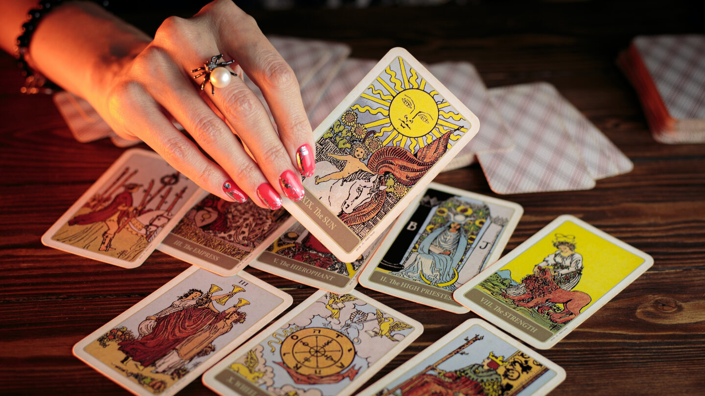Descubriendo los secretos del significado de la carta del Tarot del Sol |